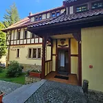 Alexandra Bed & Breakfast 3*