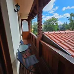 Alexandra Bed & Breakfast 3*