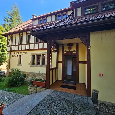 Alexandra Bed & Breakfast 3*