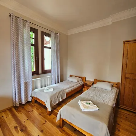 Alexandra Bed & Breakfast 3*
