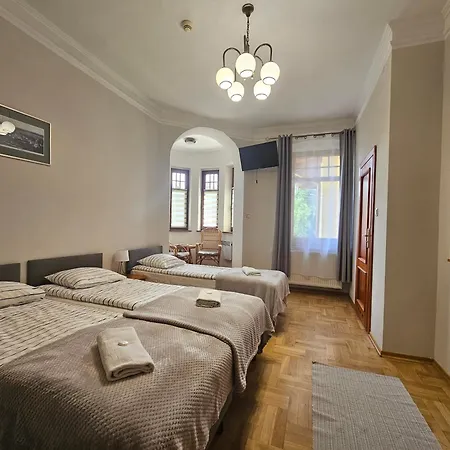 فندق مبيت وإفطار Alexandra 3*