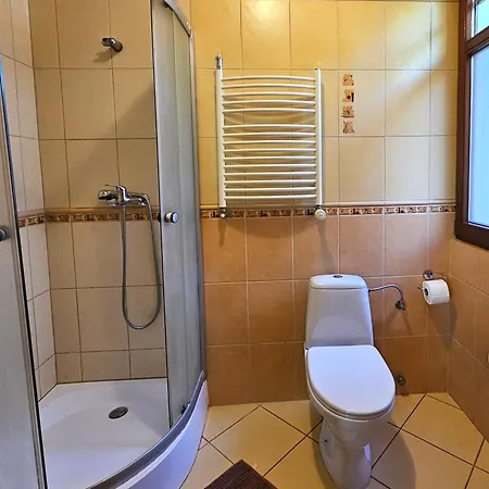 Alexandra לינה וארוחת בוקר 3*