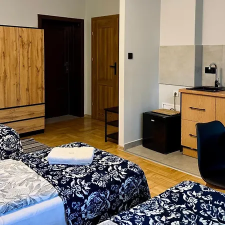Alexandra Bed & Breakfast 3*